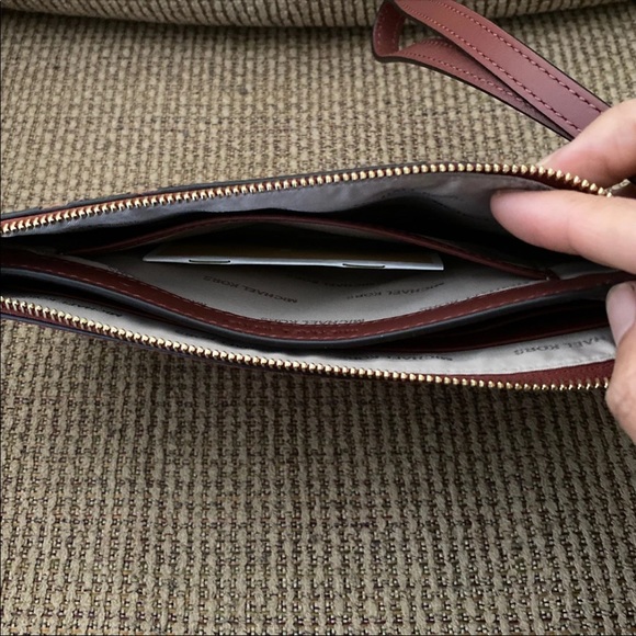 Michael Kors wristlet wallets for women - Picture 3 of 7